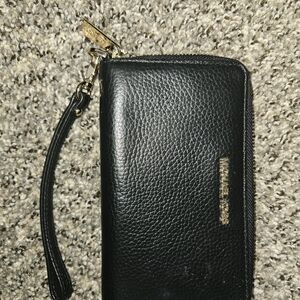 Michael Kors Adele Double-Zip Pebble Leather Smartphone Wristlet - Black/Gold